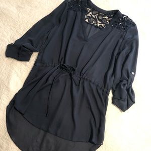 Gorgeous navy top.
